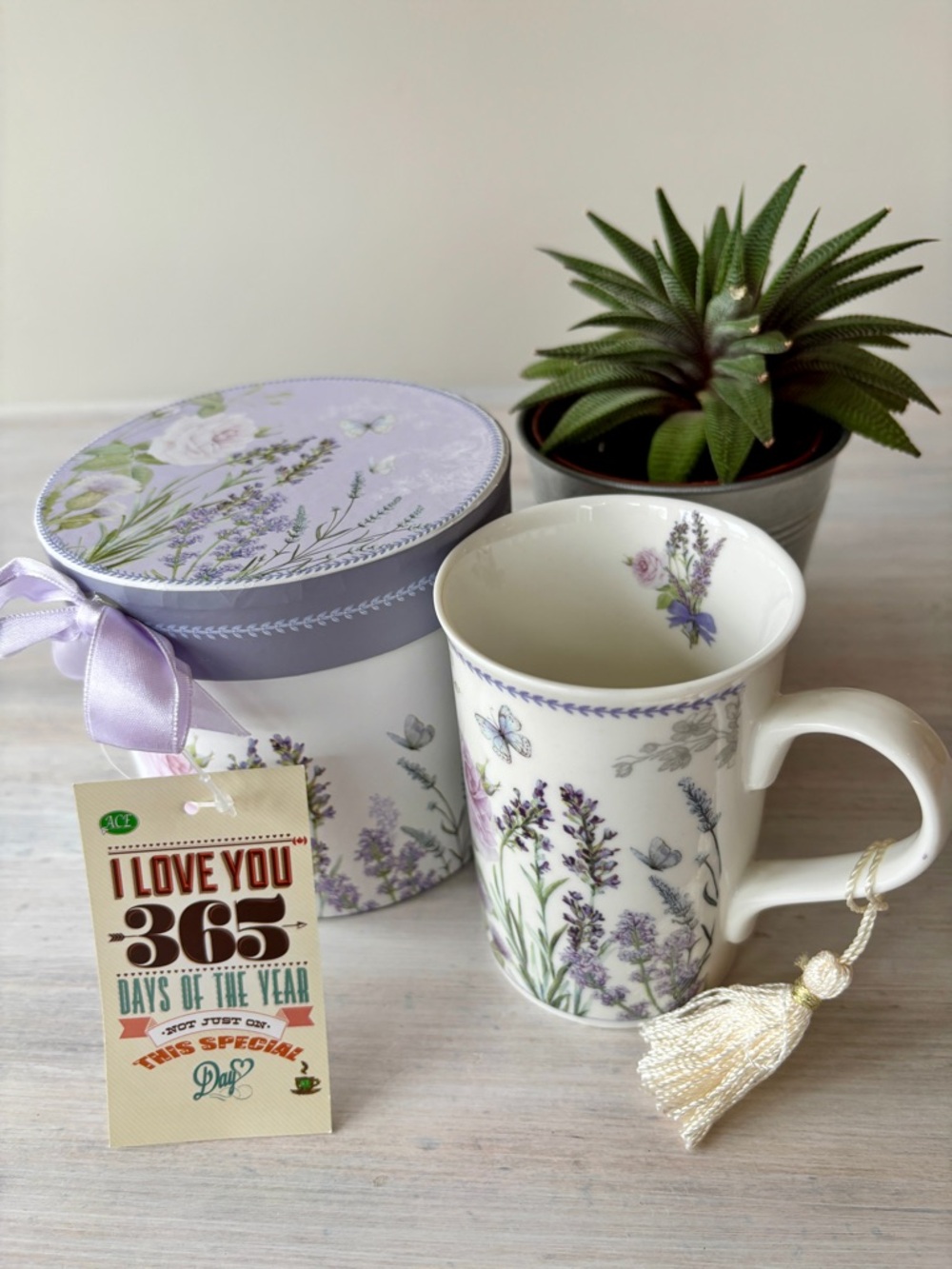 Floral Gift Box & Mug Set with Lavender Theme.